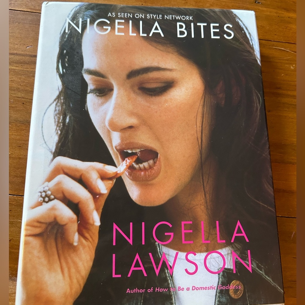 NWT Nigella Lawson “Nigella Bites” Cookbook
